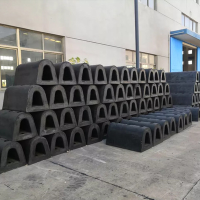 سپرهای اسکله قایق لاستیکی مشکی نوع D 300h سایش مقاوم در برابر گلگیرهای بندر دریایی