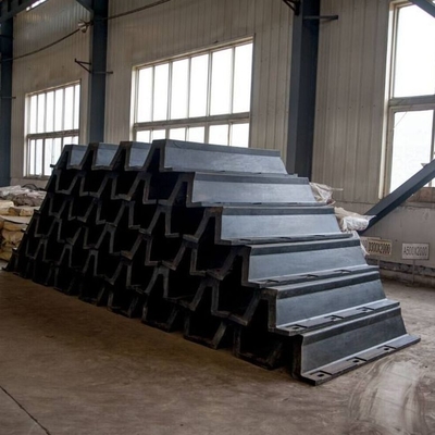 نوع V Arch NBR Rubber Fenders For Docks Protection Pianc 2002
