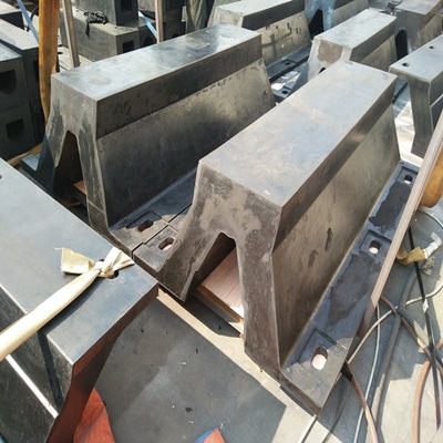 رنگ سیاه لاستیکی طبیعی بادوام قوسی گلگیر برای کشتی های دریایی