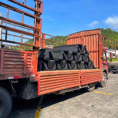 قوس لاستیک 1000mm ارتفاع Fenders دریایی پروفایل شکل V برای حفاظت از قایق